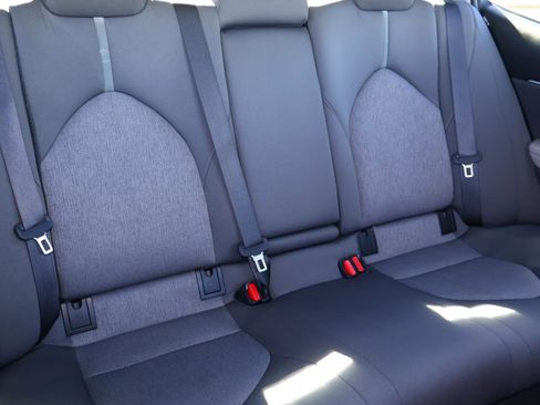 Used 2022 Toyota Camry LE image 18