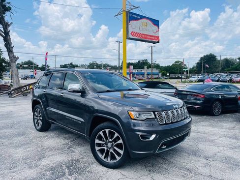Used 2017 Jeep Grand Cherokee Overland RWD image 1