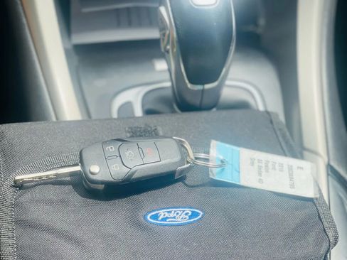 Used 2015 Ford Fusion SE w/ Equipment Group 202A image 19