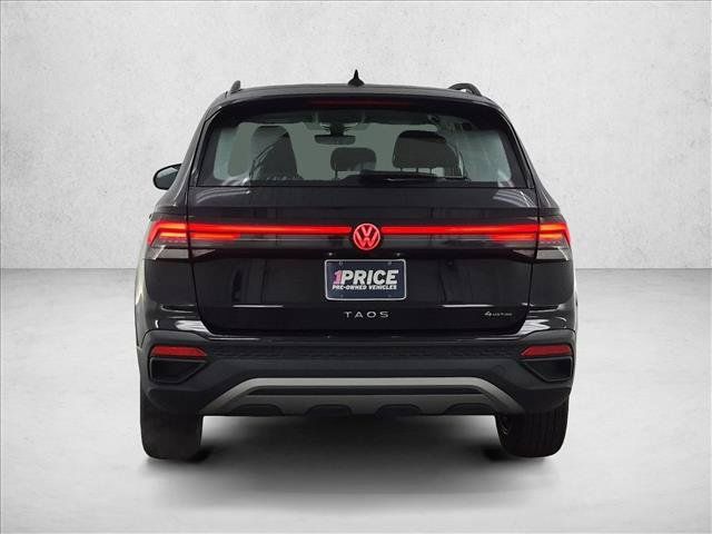Used 2025 Volkswagen Taos S AWD/4WD image 7