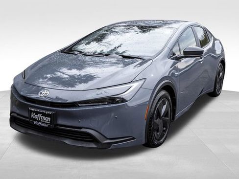 Used 2025 Toyota Prius LE FWD image 12