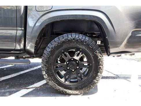 Used 2020 Toyota Tacoma SR image 31