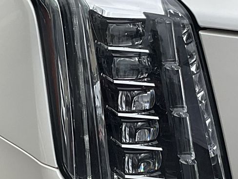 Used 2015 Cadillac Escalade Premium AWD/4WD image 9