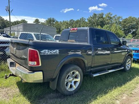 Used 2018 RAM 1500 Laramie w/ Convenience Group AWD/4WD image 11
