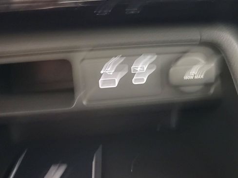 Certified 2025 Honda Pilot Black Edition image 33