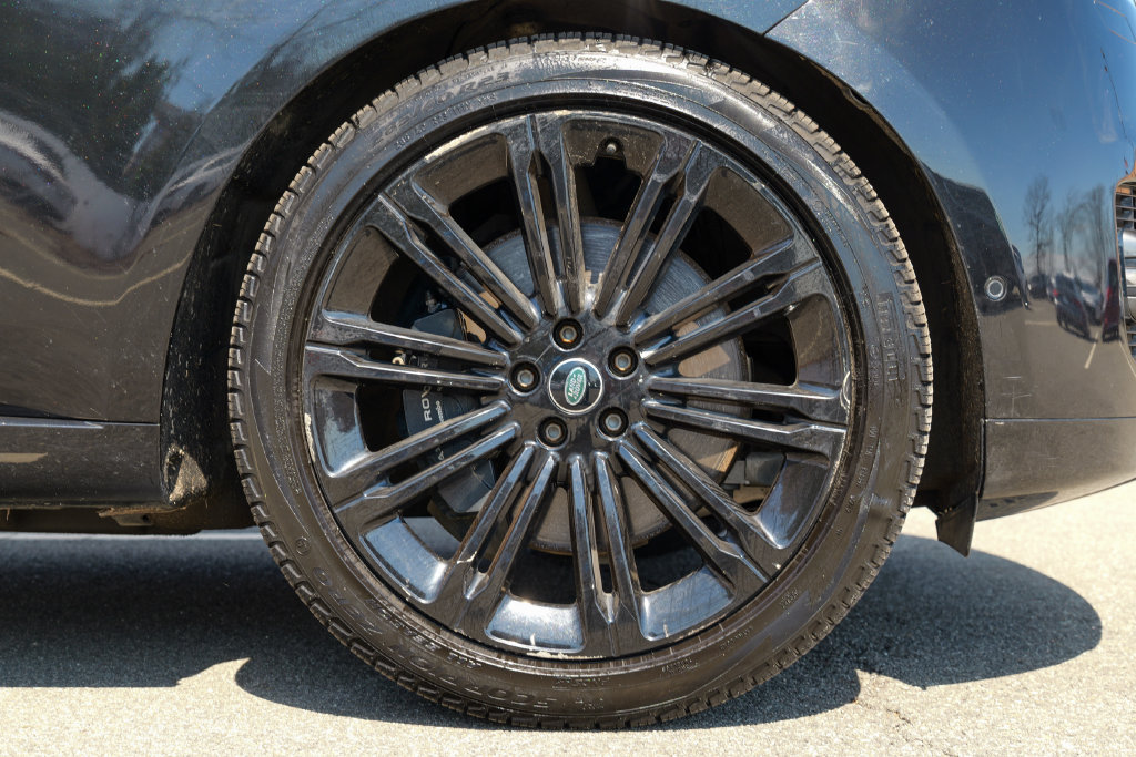 Used 2023 Land Rover Range Rover Autobiography AWD/4WD image 12