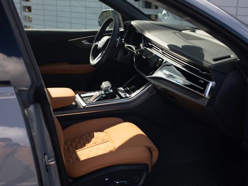 Used 2023 Audi RS Q8 AWD/4WD image 40