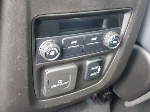 Certified 2018 Buick Enclave Essence FWD image 12