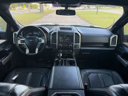 Used 2018 Ford F150 Platinum w/ Equipment Group 701A Luxury AWD/4WD image 11