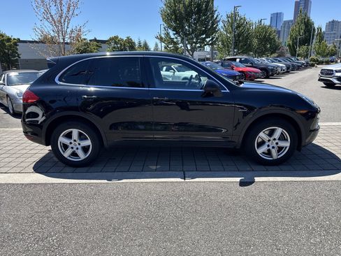 Used 2013 Porsche Cayenne Diesel AWD/4WD image 4