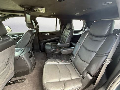 Used 2020 Cadillac Escalade Platinum AWD/4WD image 13