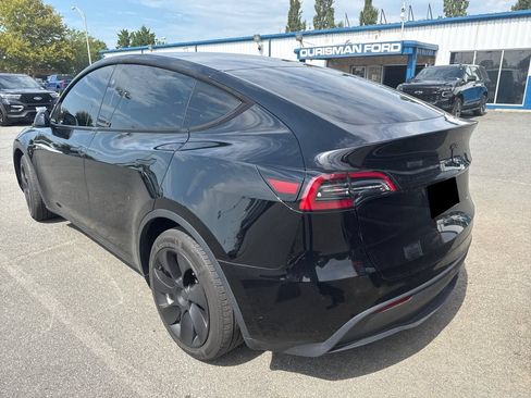Used 2023 Tesla Model Y Long Range AWD/4WD image 5