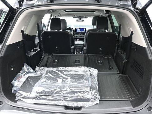 New 2026 Nissan Pathfinder Platinum image 37