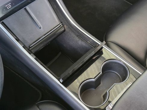 Used 2018 Tesla Model 3 Mid Range RWD image 23