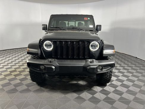 Certified 2023 Jeep Gladiator Willys image 10