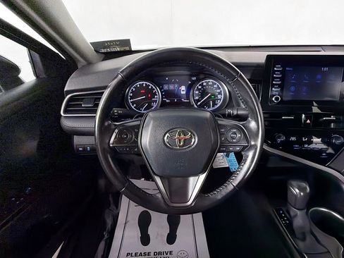 Used 2021 Toyota Camry SE image 11