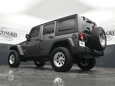Used 2014 Jeep Wrangler Unlimited Rubicon w/ Connectivity Group AWD/4WD image 30