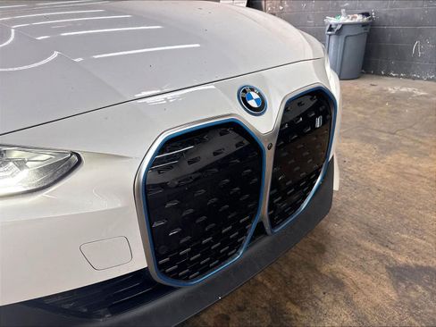 Used 2023 BMW i4 eDrive35 RWD image 32