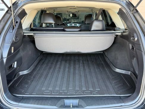Used 2017 Subaru Outback 2.5i Limited AWD/4WD image 16