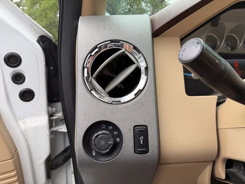 Used 2011 Ford F250 King Ranch w/ King Ranch w/Chrome Pkg AWD/4WD image 9