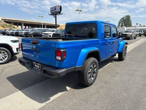 New 2026 Jeep Gladiator Sport AWD/4WD image 6