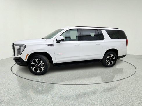 Used 2025 GMC Yukon XL AT4 AWD/4WD image 15