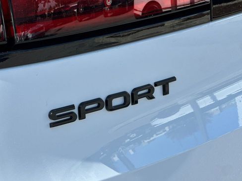 Used 2025 Land Rover Range Rover Sport Dynamic SE image 14