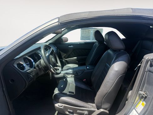 Used 2011 Ford Mustang Premium w/ 203A Rapid Spec Order Code RWD image 10
