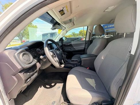 Used 2023 Toyota Tacoma SR AWD/4WD image 12