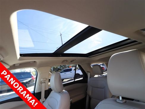 Certified 2022 Ford Explorer XLT w/ Equipment Group 202A image 4