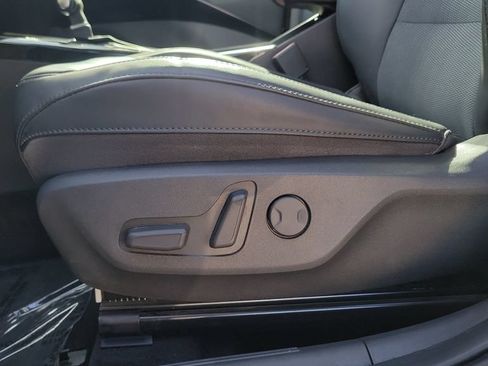 Used 2023 Kia Niro EX FWD image 16