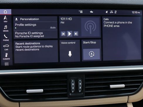 Used 2020 Porsche Cayenne image 27