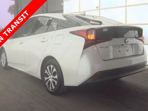 Used 2022 Toyota Prius LE image 5