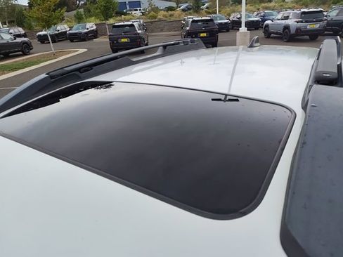Used 2017 Subaru Outback 2.5i Limited AWD/4WD image 9