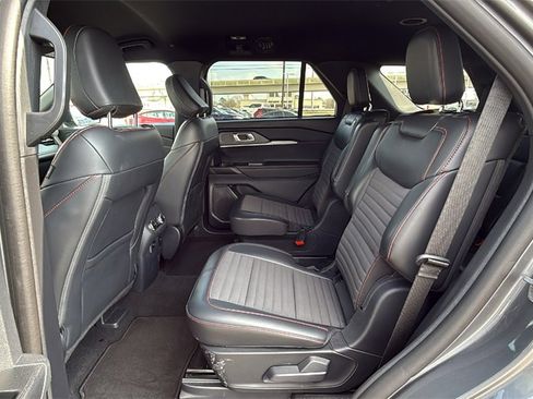 Used 2025 Ford Explorer ST-Line image 16