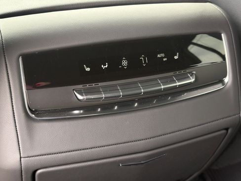 Certified 2025 Cadillac Escalade Luxury w/ LPO, Floor Liner Package AWD/4WD image 15