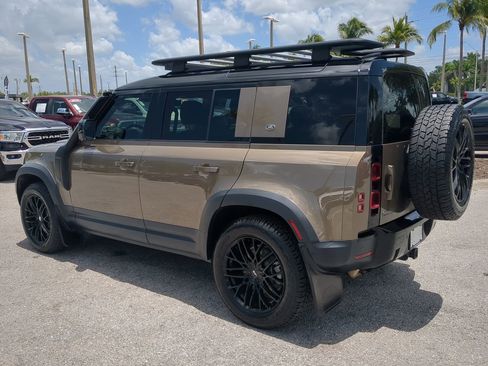 Used 2020 Land Rover Defender 110 First Edition image 7