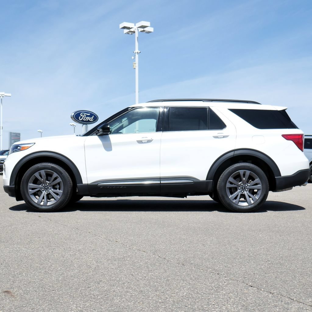Used 2024 Ford Explorer XLT w/ Equipment Group 202A AWD/4WD image 8