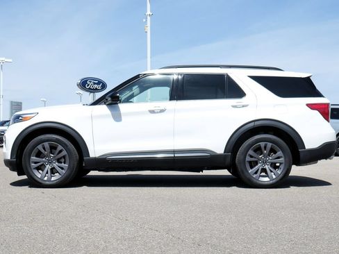 Used 2024 Ford Explorer XLT w/ Equipment Group 202A AWD/4WD image 8