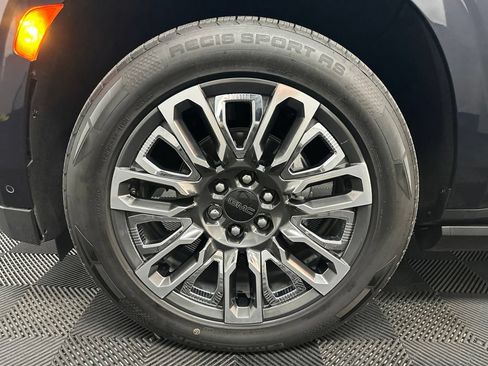 Used 2024 GMC Yukon XL Denali Ultimate AWD/4WD image 41