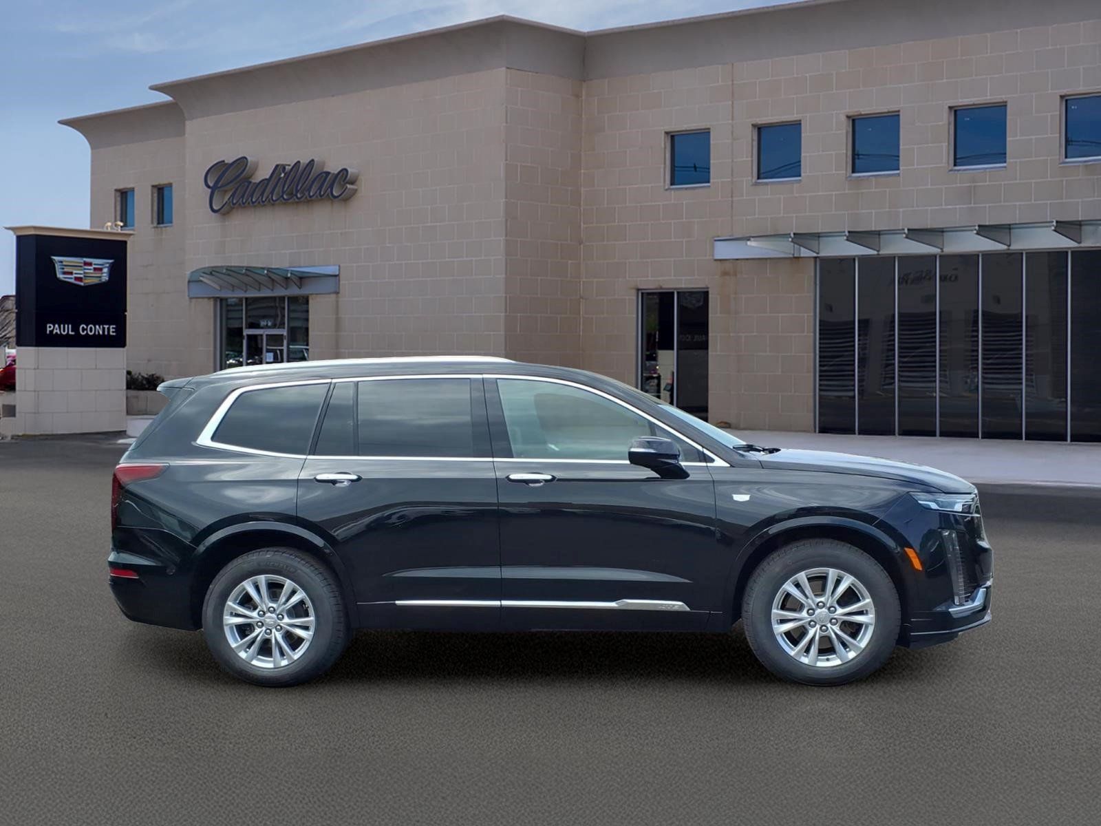 Certified 2024 Cadillac XT6 Luxury w/ LPO, Floor Liner Package AWD/4WD image 4