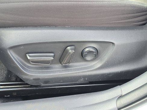 Used 2018 Toyota Camry LE image 18