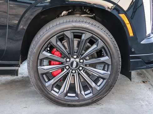 Used 2026 Cadillac Escalade ESV V AWD/4WD image 11