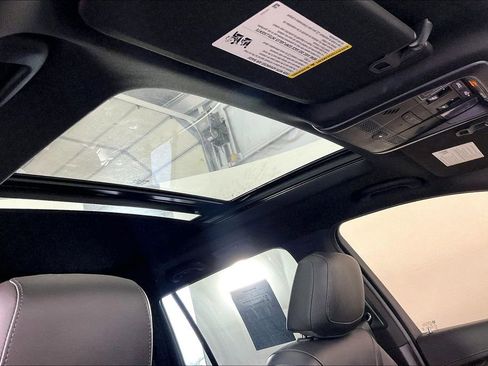 Used 2023 Cadillac XT6 Premium Luxury AWD/4WD image 23