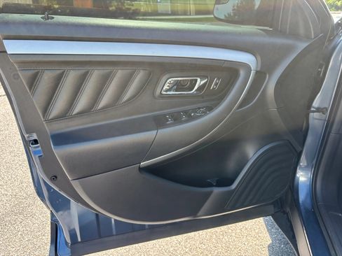 Used 2018 Ford Taurus SEL w/ Equipment Group 201A FWD image 13