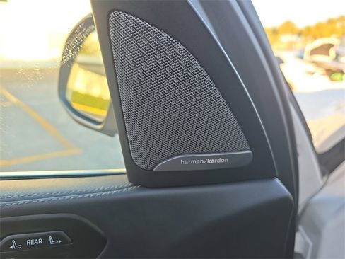 Used 2025 BMW X7 xDrive40i image 18