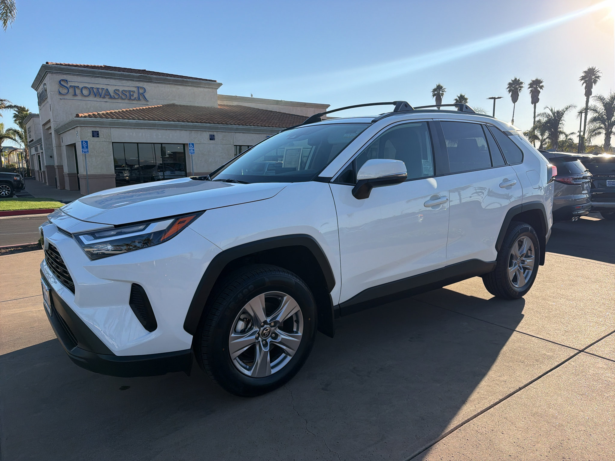 Used 2025 Toyota RAV4 XLE w/ Convenience Package FWD image 1