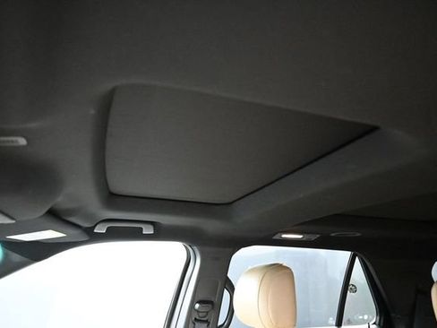 Used 2016 Ford Explorer XLT w/ Equipment Group 202A AWD/4WD image 13