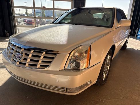 Used 2011 Cadillac DTS Premium w/ Driver Awareness Package FWD image 6