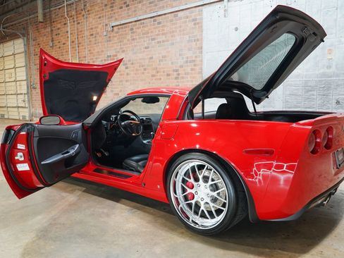 Used 2006 Chevrolet Corvette Z06 w/ Preferred Equipment Group RWD image 27